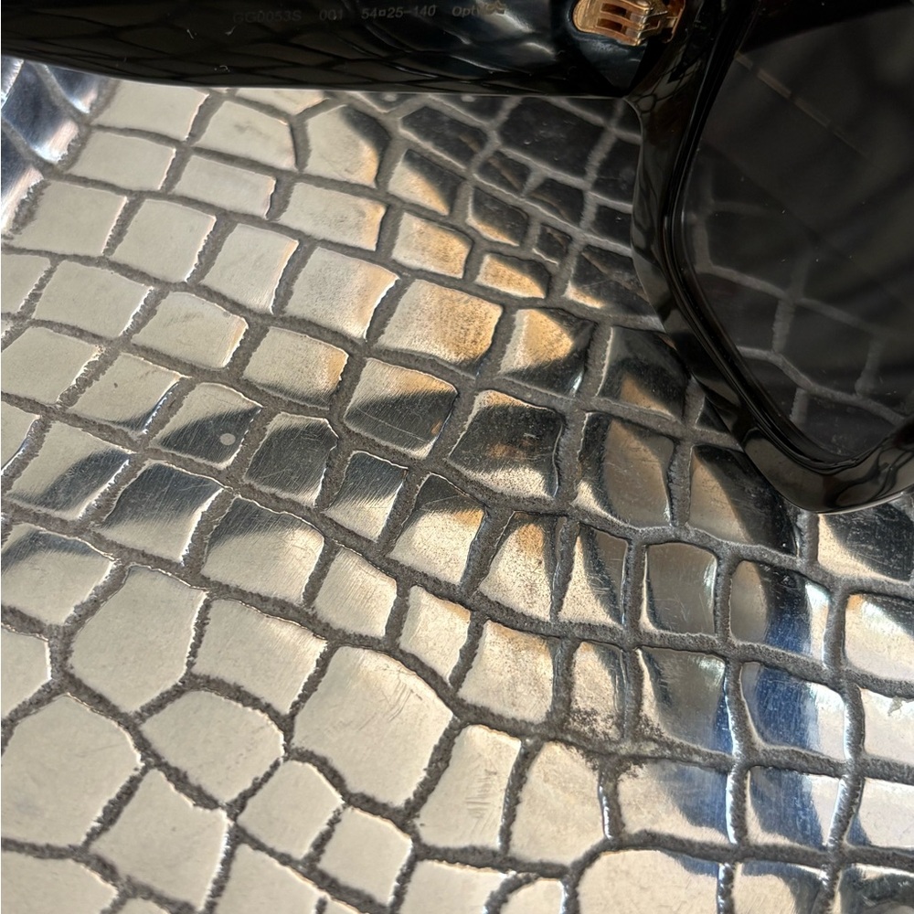 Gucci Black Sunglasses - Picture 3 of 8